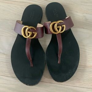 GUCCI LEATHER SANDAL WITH DOUBLE G-